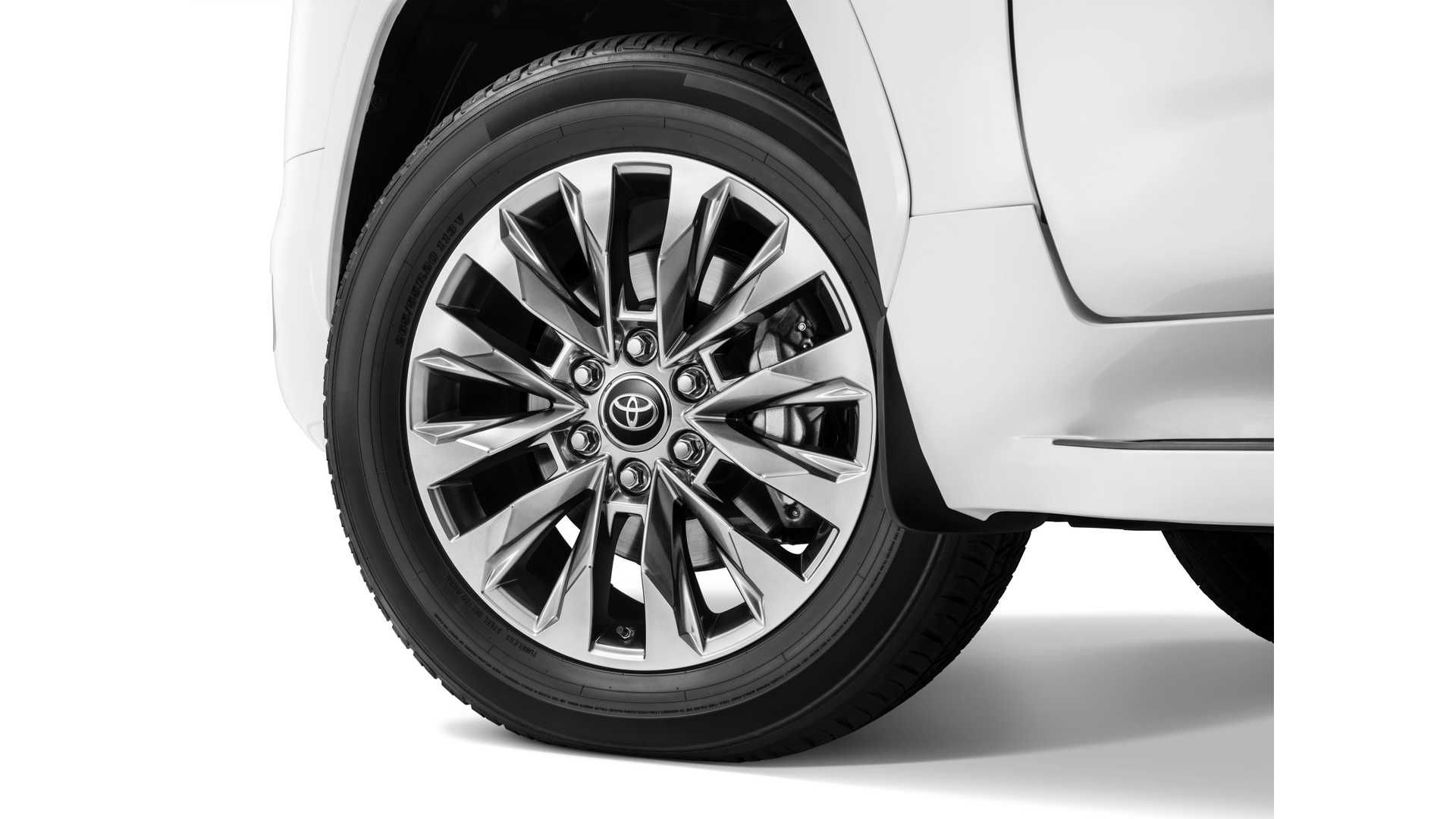 Toyota Land Cruiser 2022 تویوتا لندکروزر 300 نمای چرخ