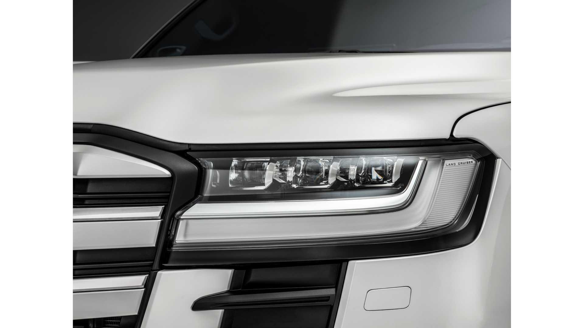 Toyota Land Cruiser 2022 تویوتا لندکروزر 300 نمای چراغ