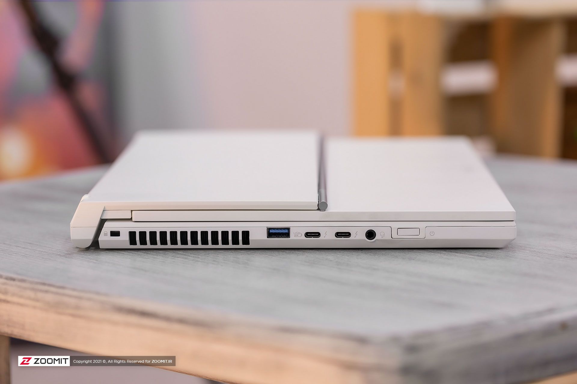 پورت های راست لپ تاپ ایسر ConceptD 7 Ezel Pro