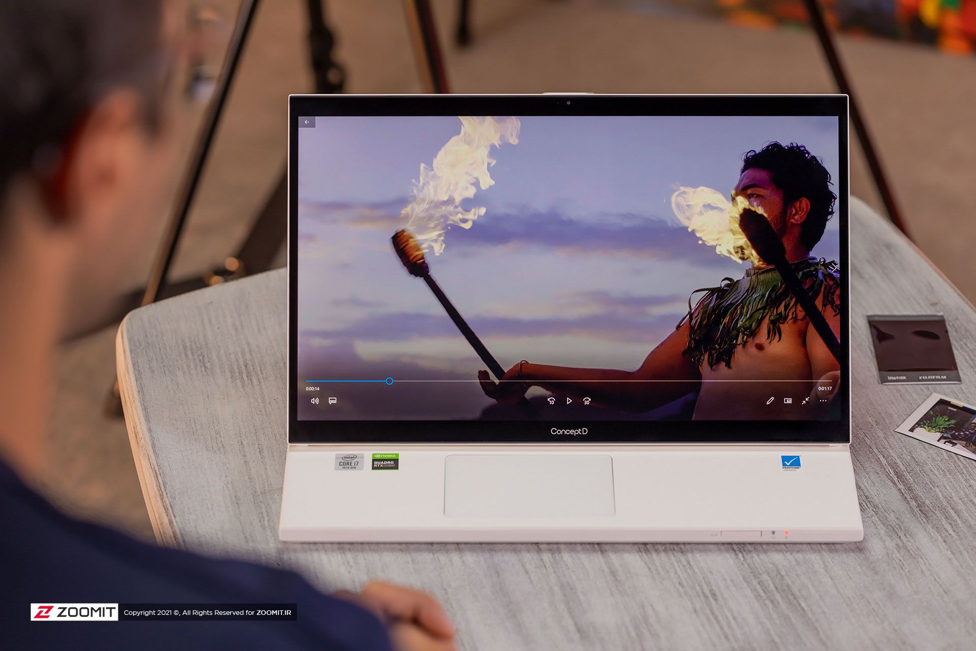 پخش فیلم روی لپ تاپ ایسر ConceptD 7 Ezel Pro