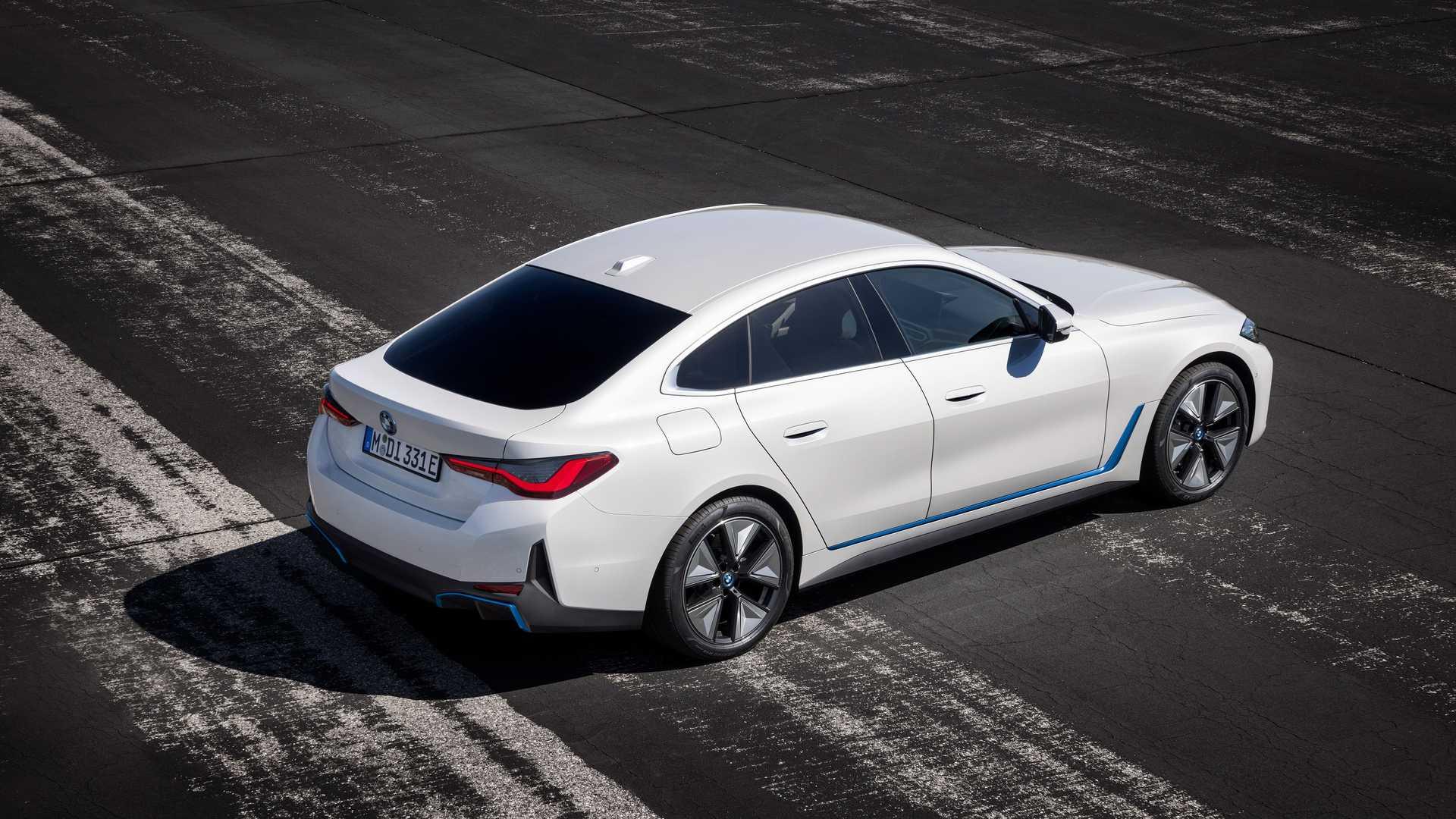 نمای بالا BMW i4 بی ام و آی4 برقی