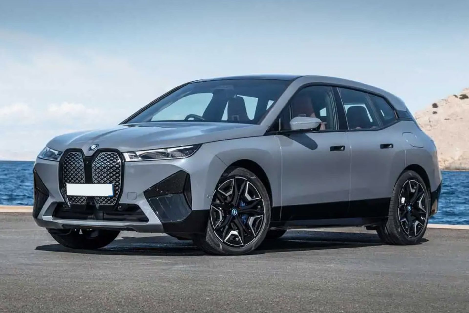 BMW iX 2022 شاسی بلند برقی بی ام و آی ایکس