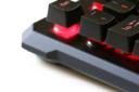 نمای نزدیک کیبورد Green gk601-RGB و نمایش نور پس زمینه قرمز