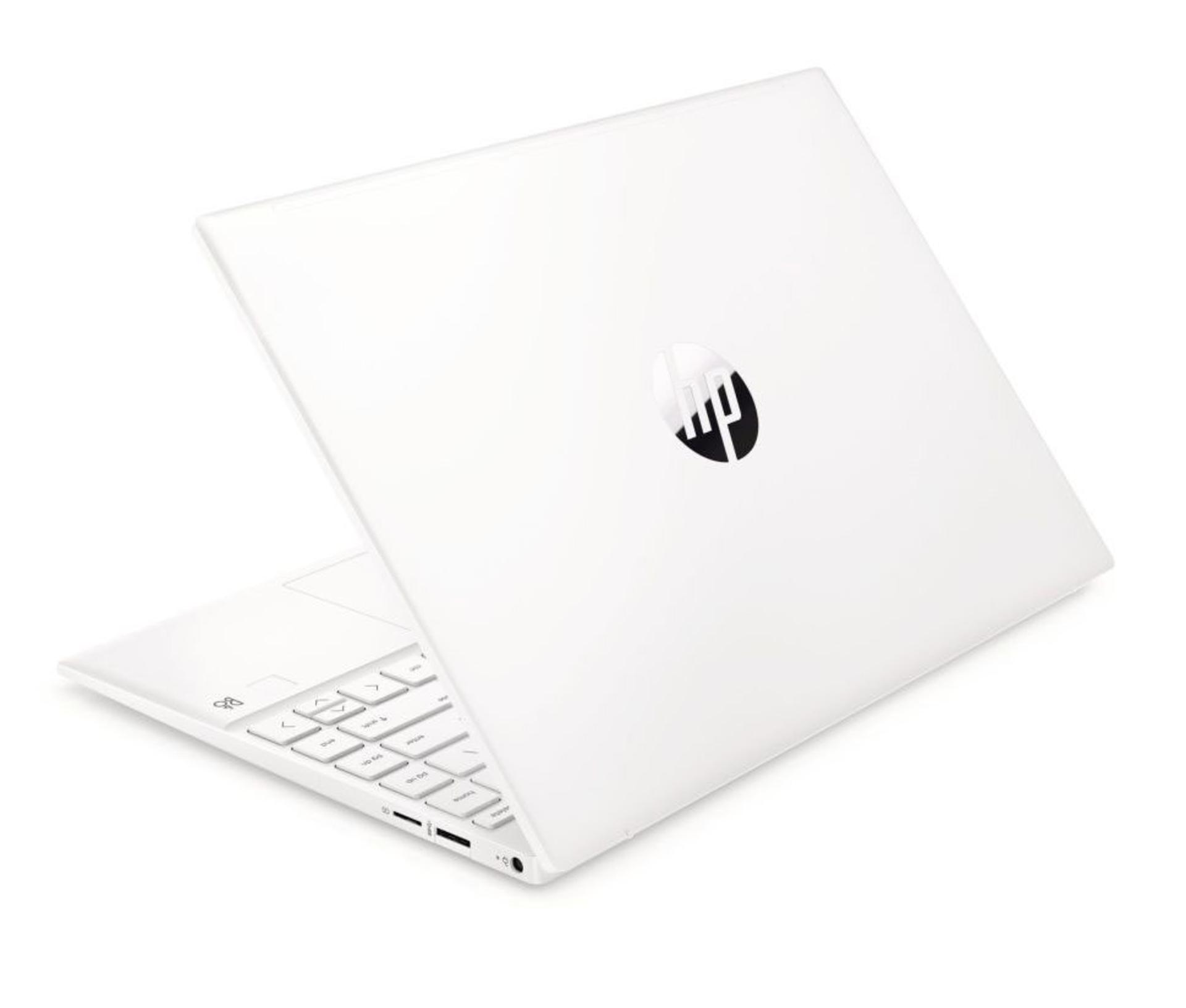 نمای پشت لپ تاپ جدید HP Pavilion Aero