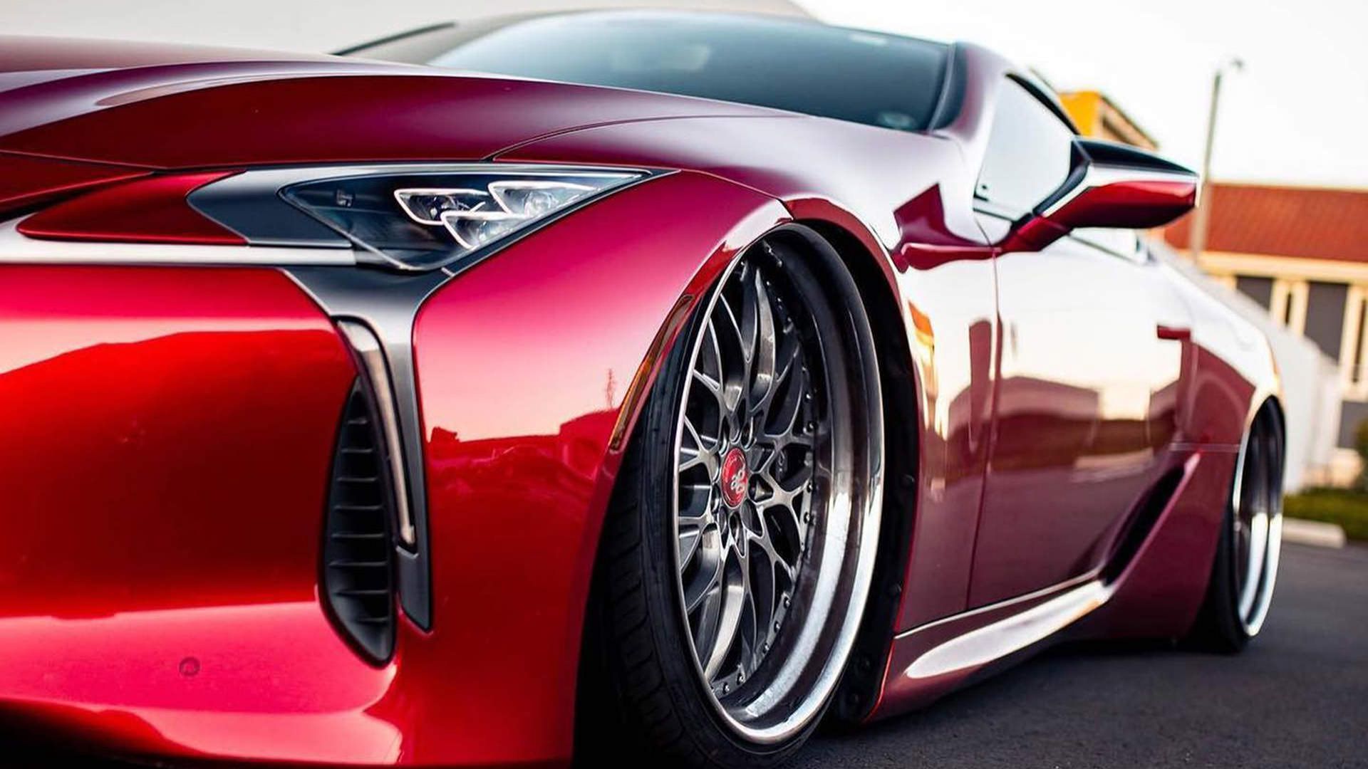نمای جلو لکسوس ال سی 500 / Lexus LC500 قرمز رنگ