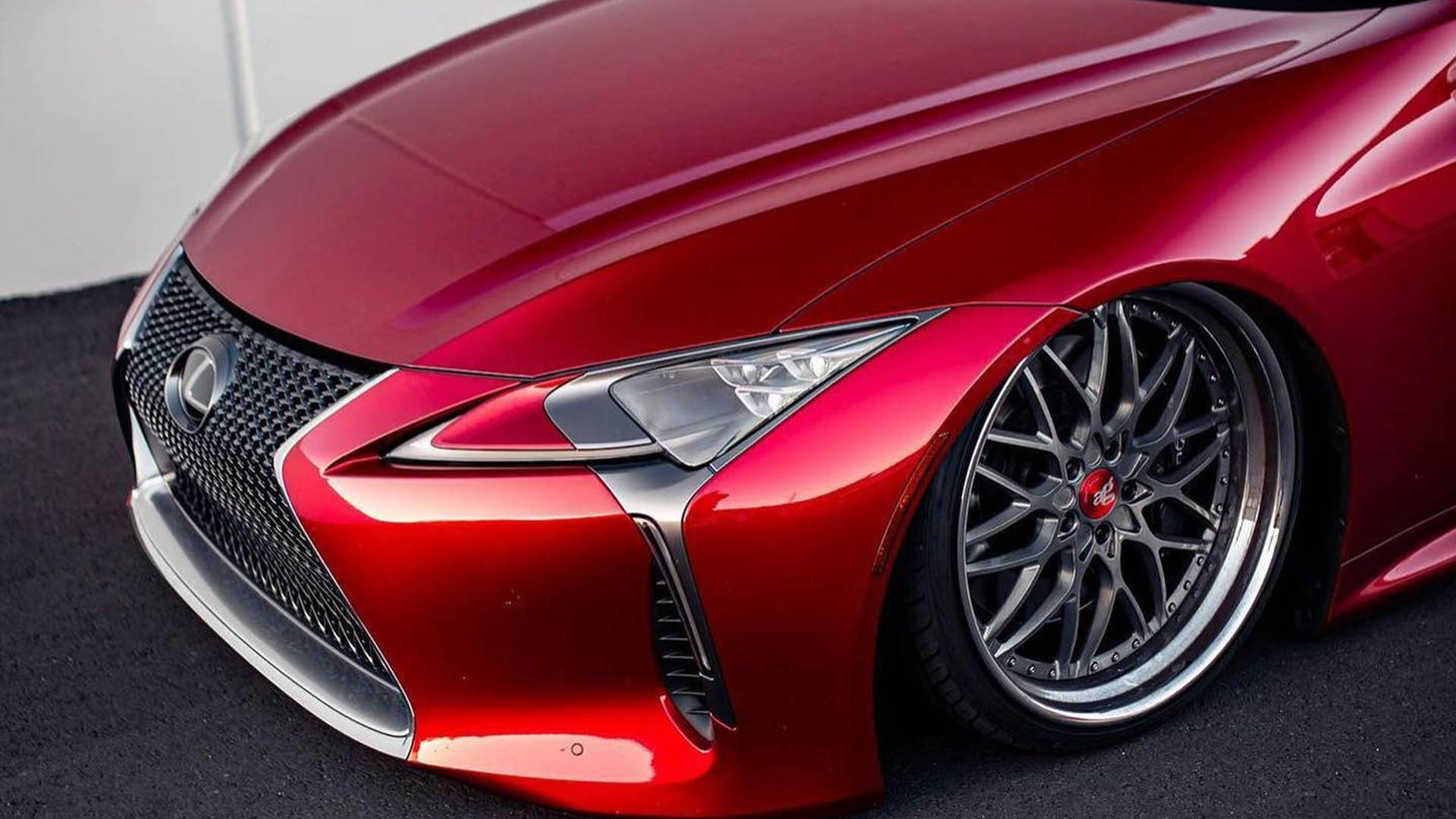 چراغ جلو و چرخ لکسوس ال سی 500 / Lexus LC500 قرمز رنگ