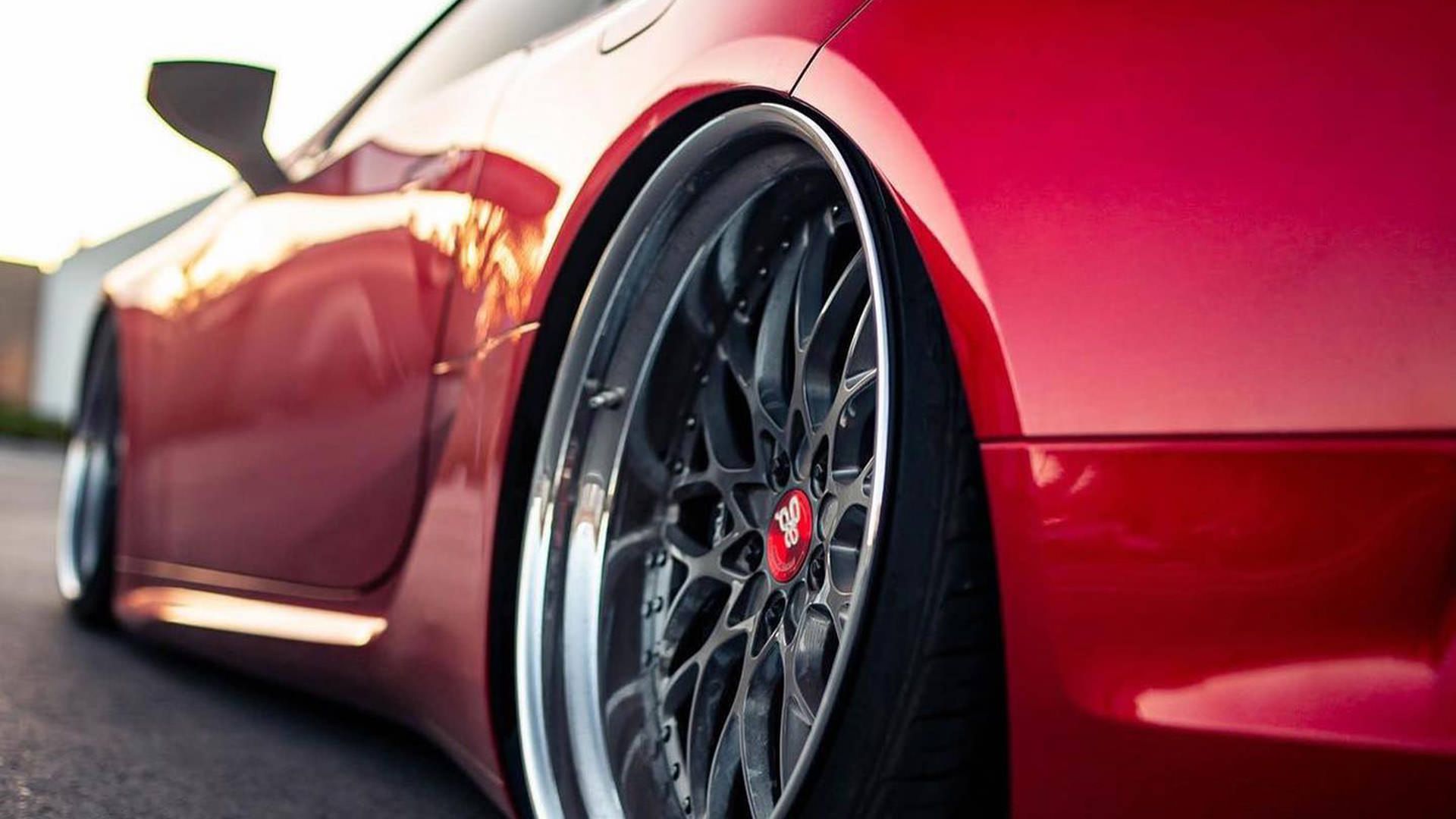 چرخ عقب لکسوس ال سی 500 / Lexus LC500 قرمز رنگ