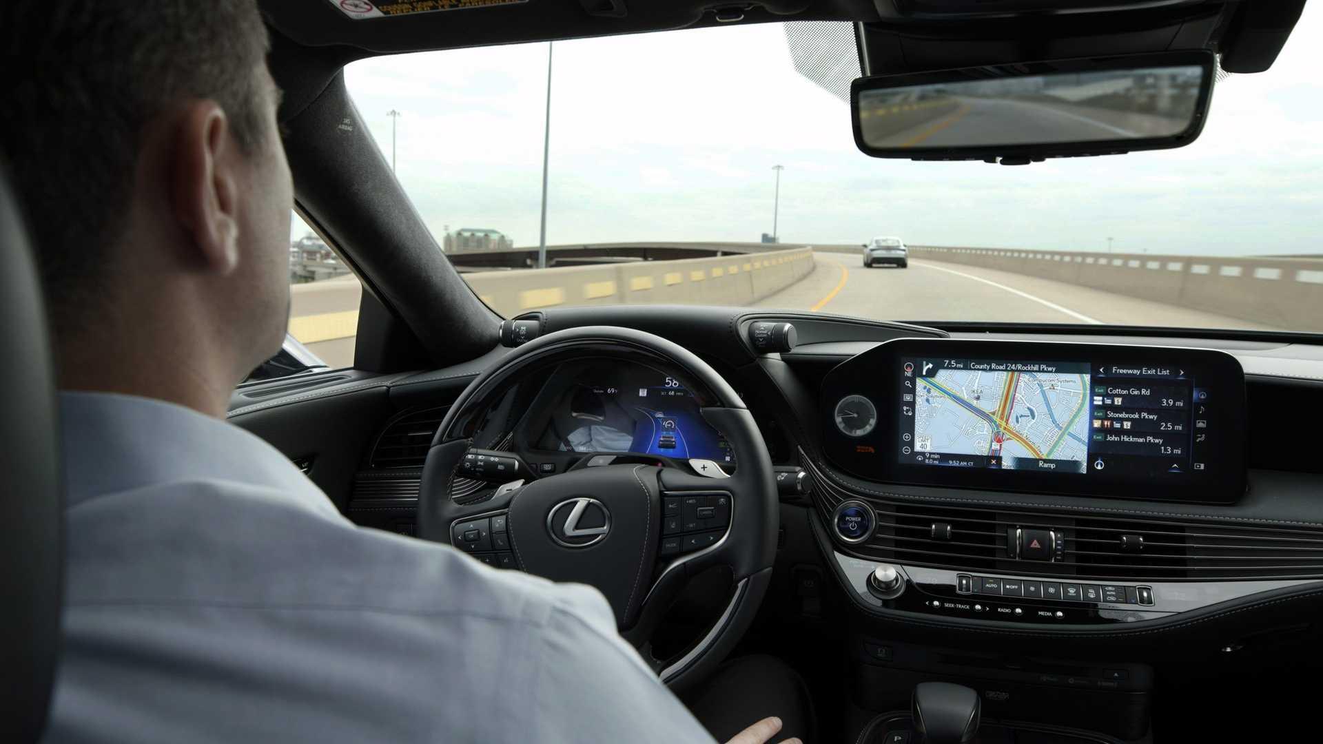 کابین خودرو لکسوس ال اس مجهز به فناوری خودران / Lexus Teammate Advanced Drive