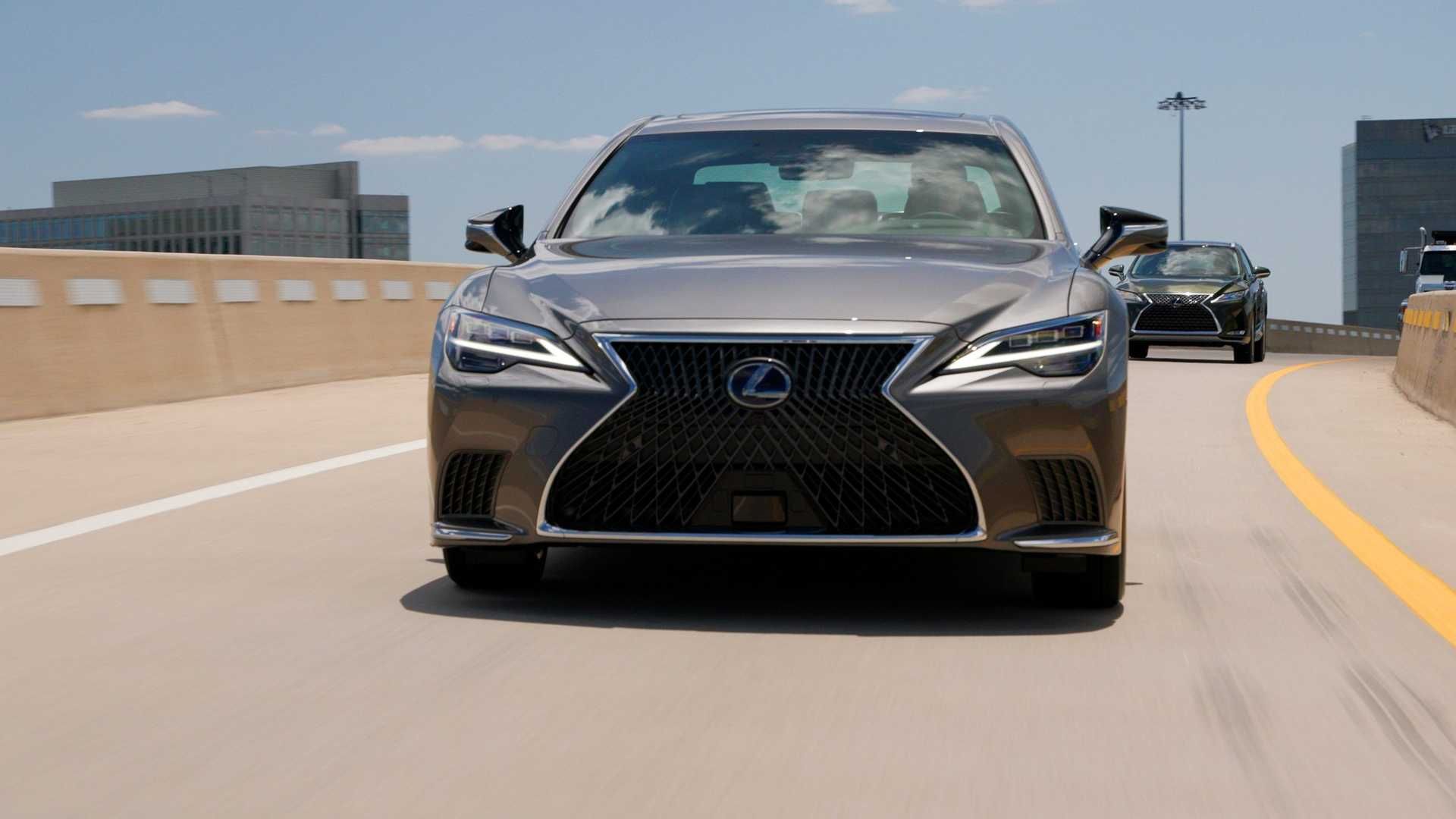 خودرو لکسوس ال اس مجهز به فناوری خودران / Lexus Teammate Advanced Drive در جاده