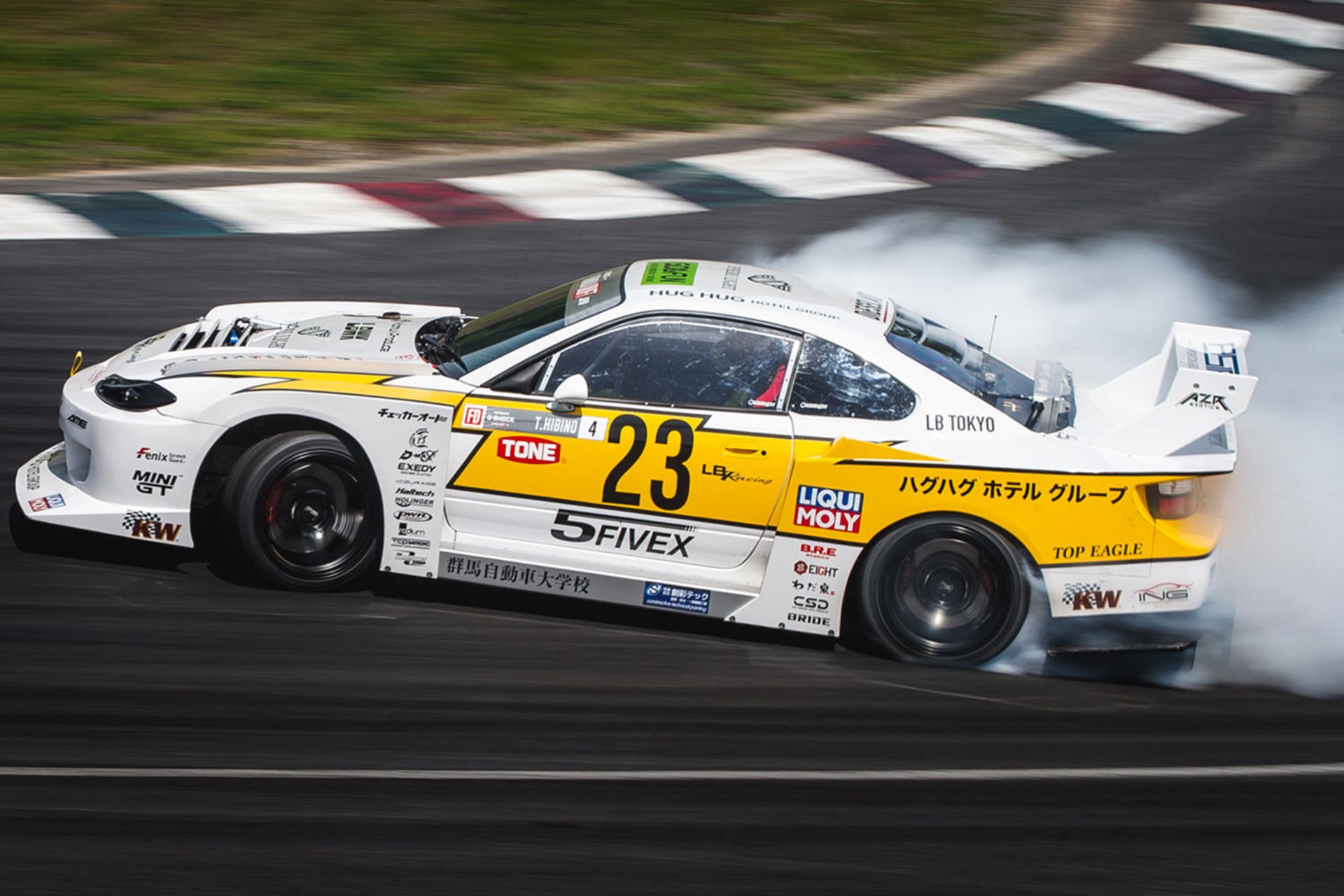 دریفت نیسان سیلویا لیبرتی واک /  Liberty Walk Nissan S15