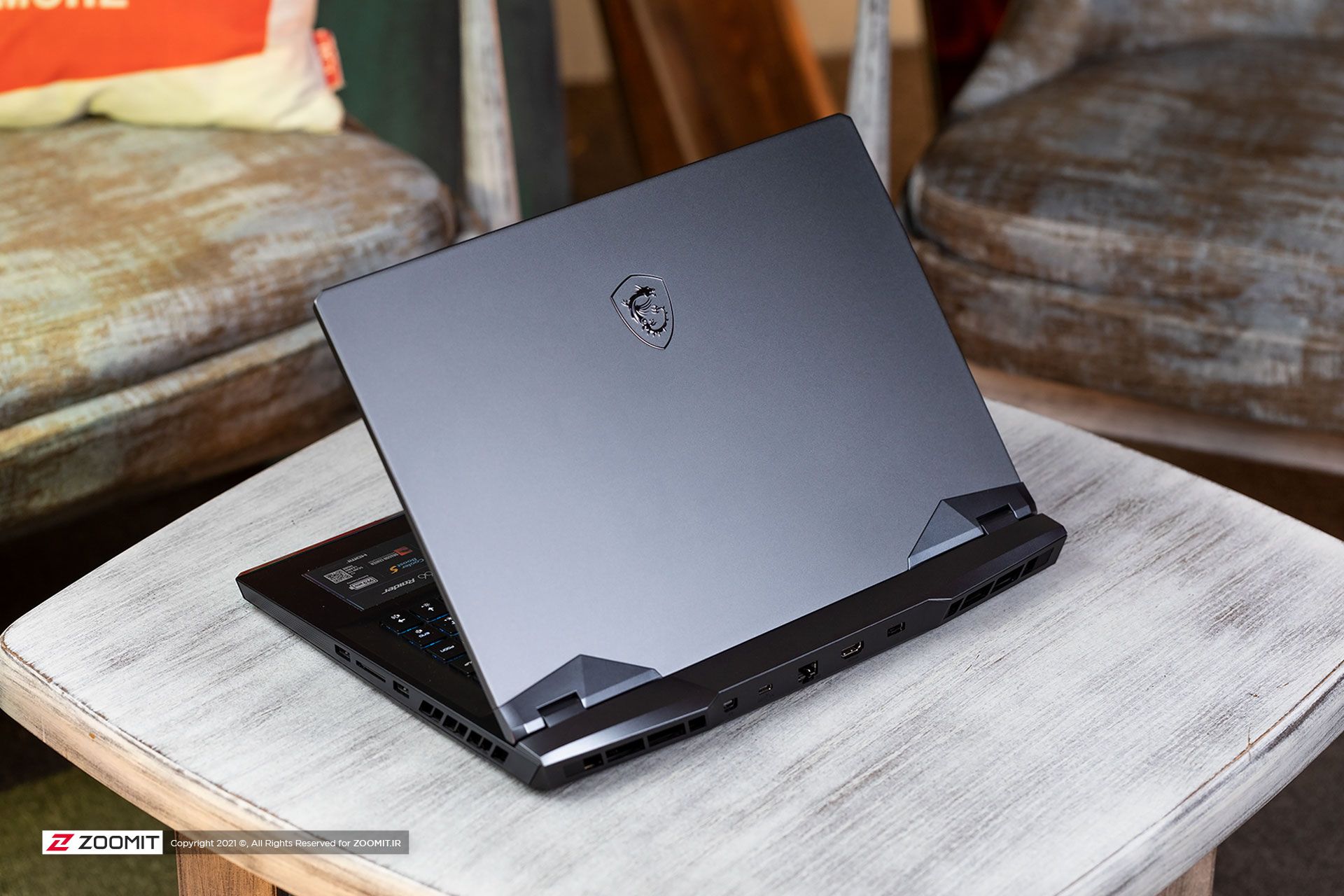 طراحی پشت لپ تاپ MSI GE66 Raider