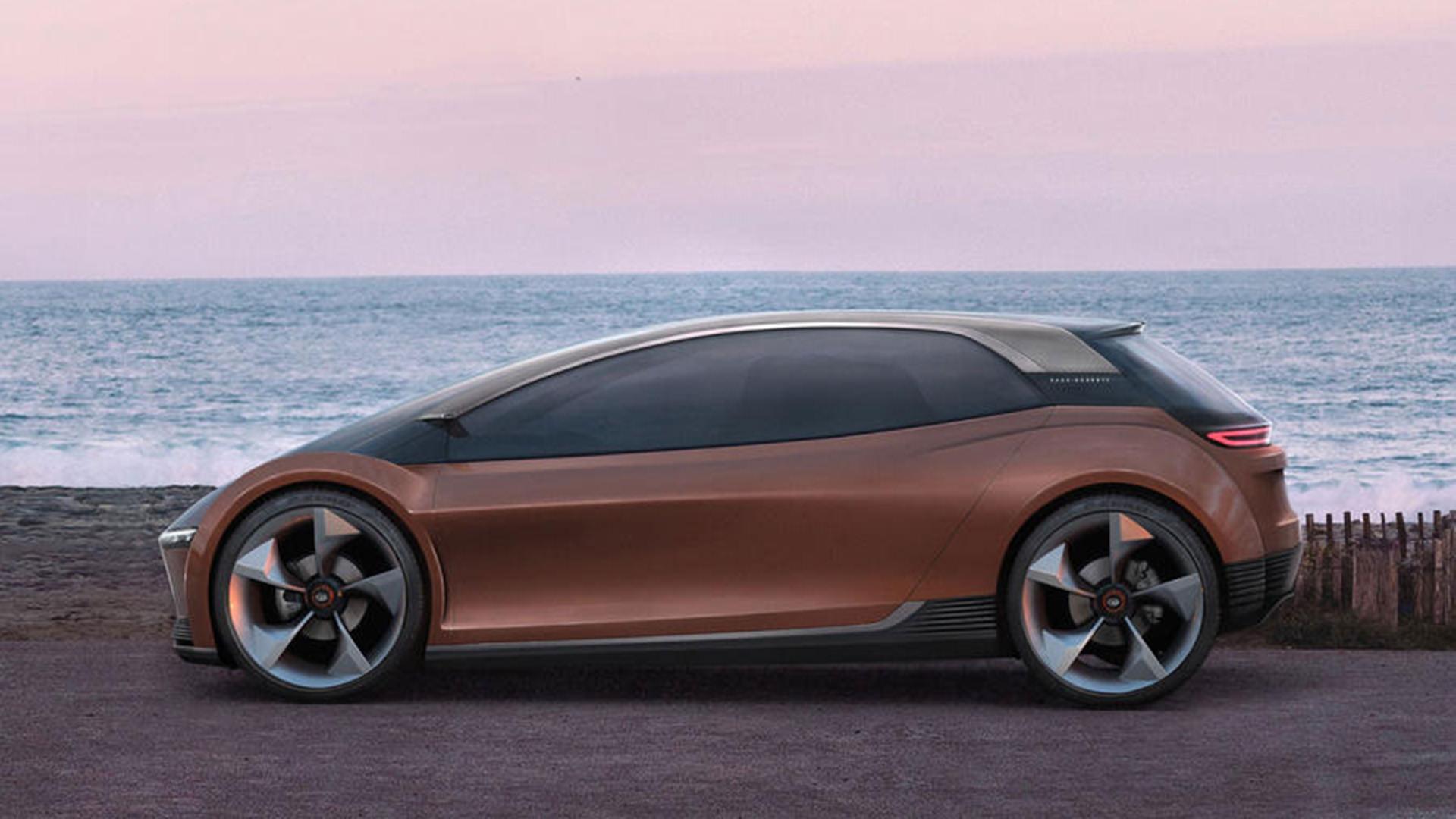 نمای جانبی خودروی الکتریکی مفهومی پیج رابرتس / Page-Roberts concept electric car در کنار دریا
