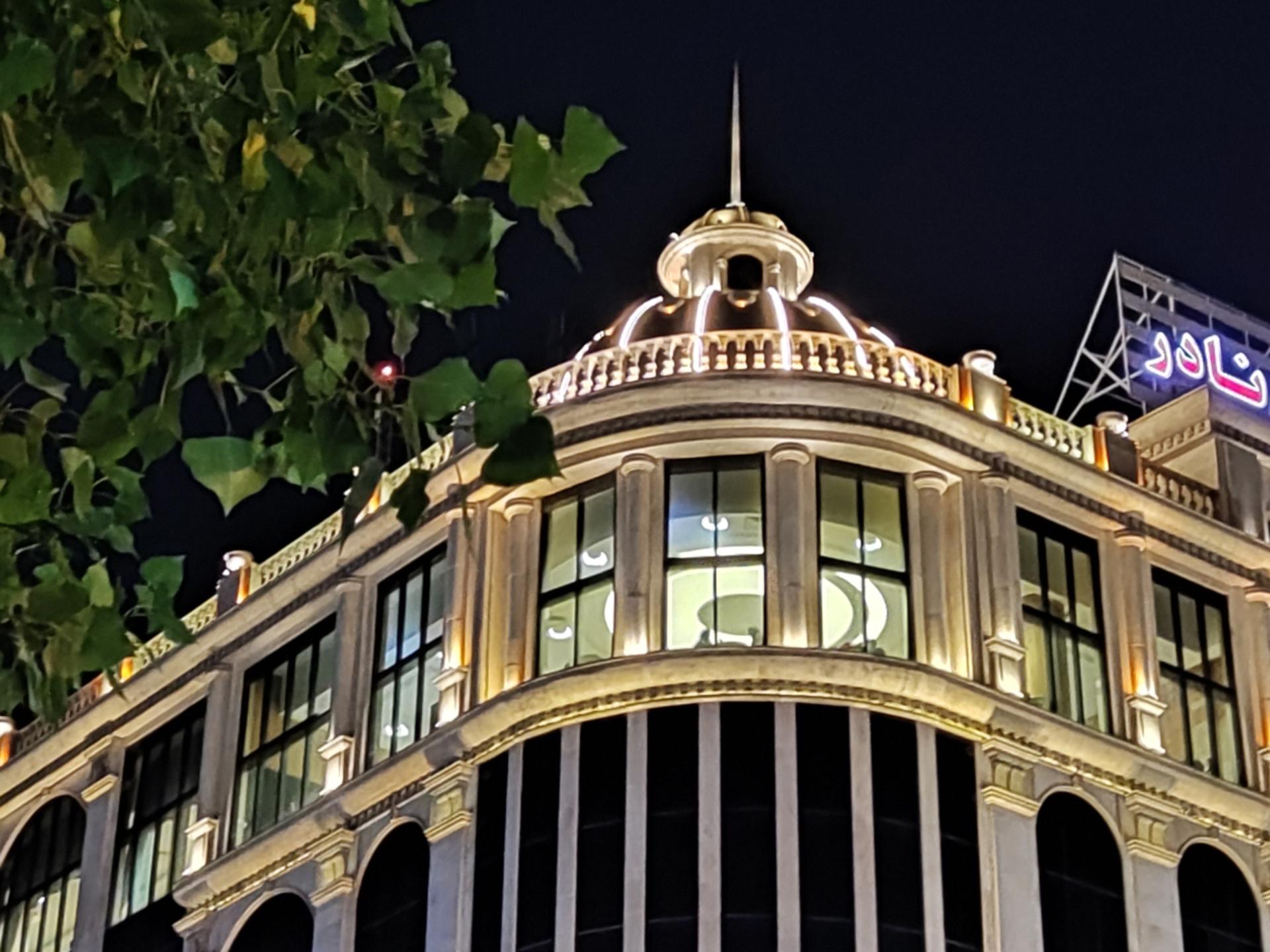 کراپ ۱۰۰ درصدی عکس واید پوکو F3‌ با حالت Night