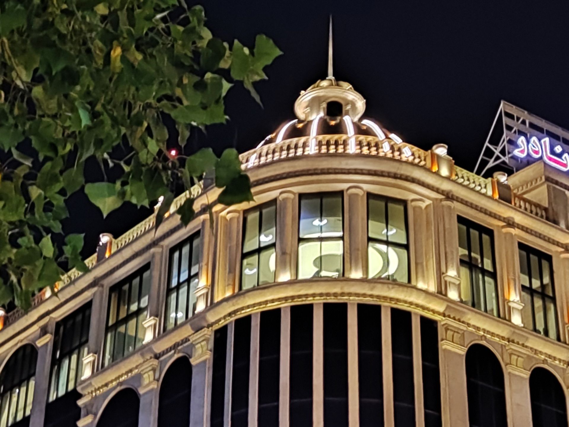 کراپ ۱۰۰ درصدی عکس واید پوکو F3‌ با حالت Photo