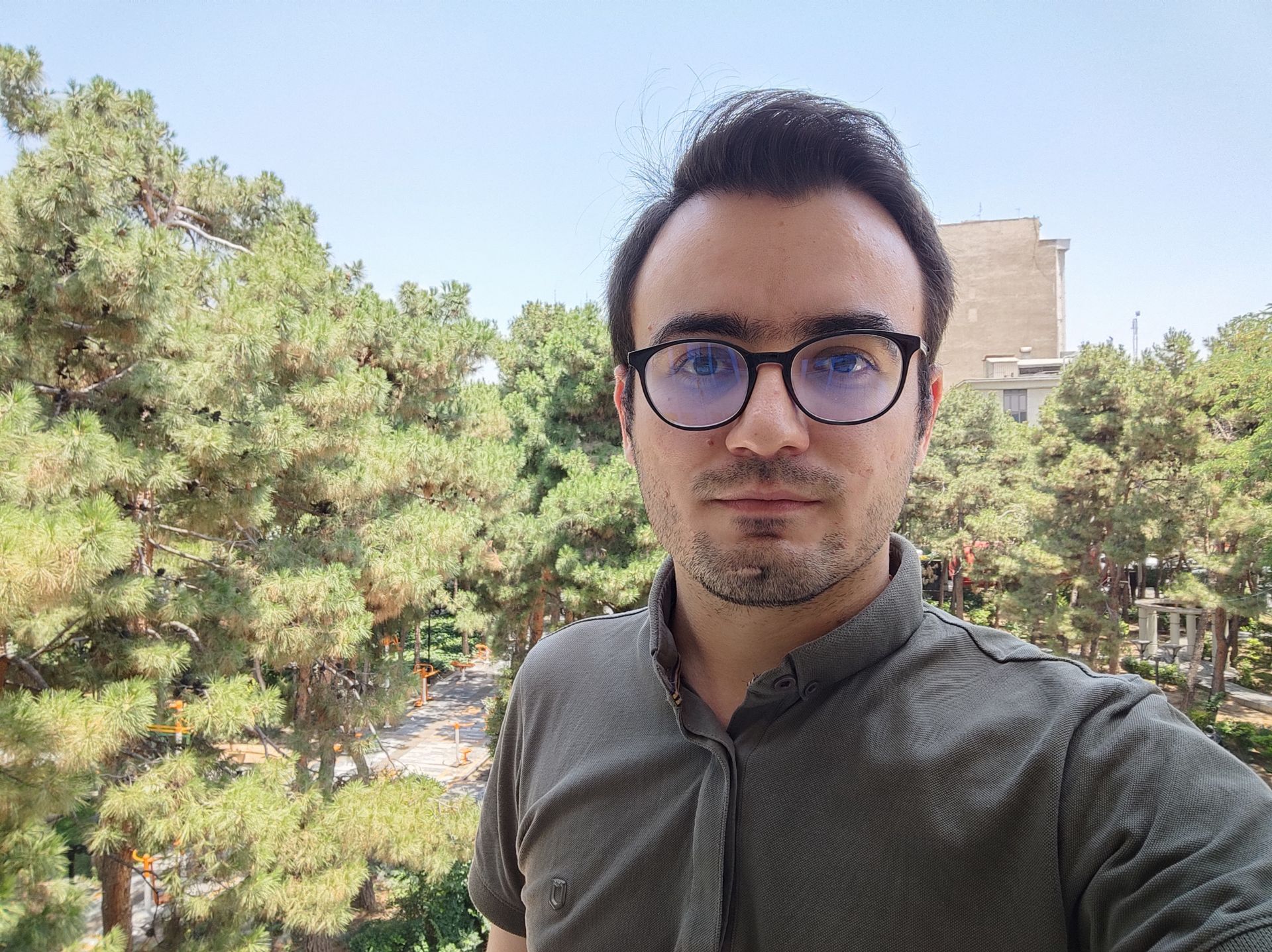 نمونه عکس سلفی با پوکو اف ۳ (Poco F3) - فضای باز