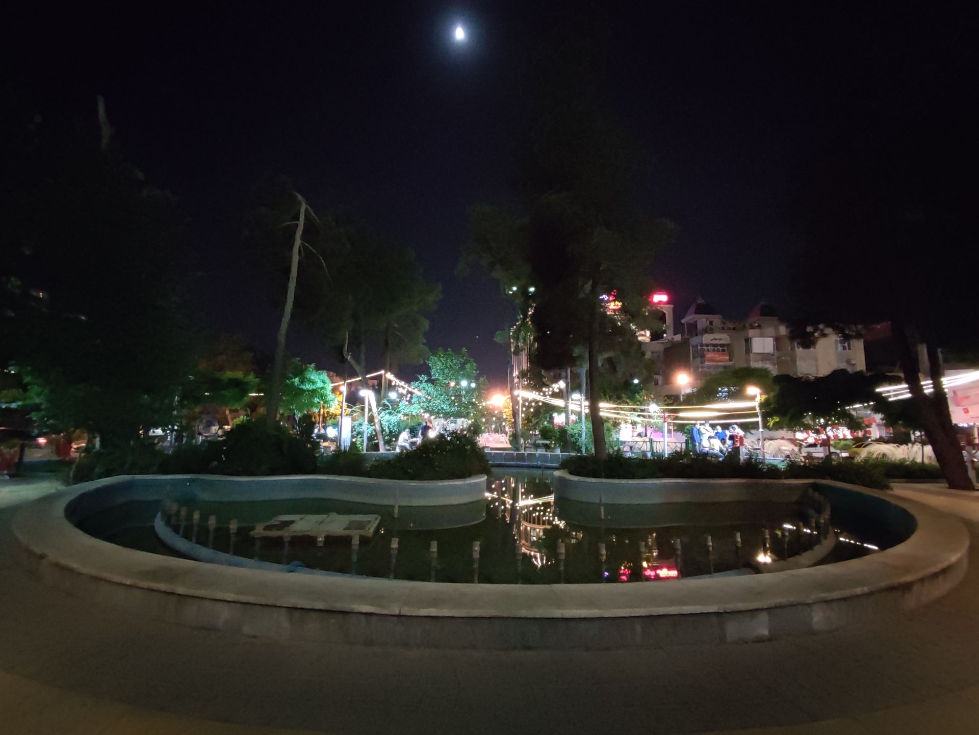 عکس دوربین اولتراواید پوکو F3 در تاریکی با حالت Photo