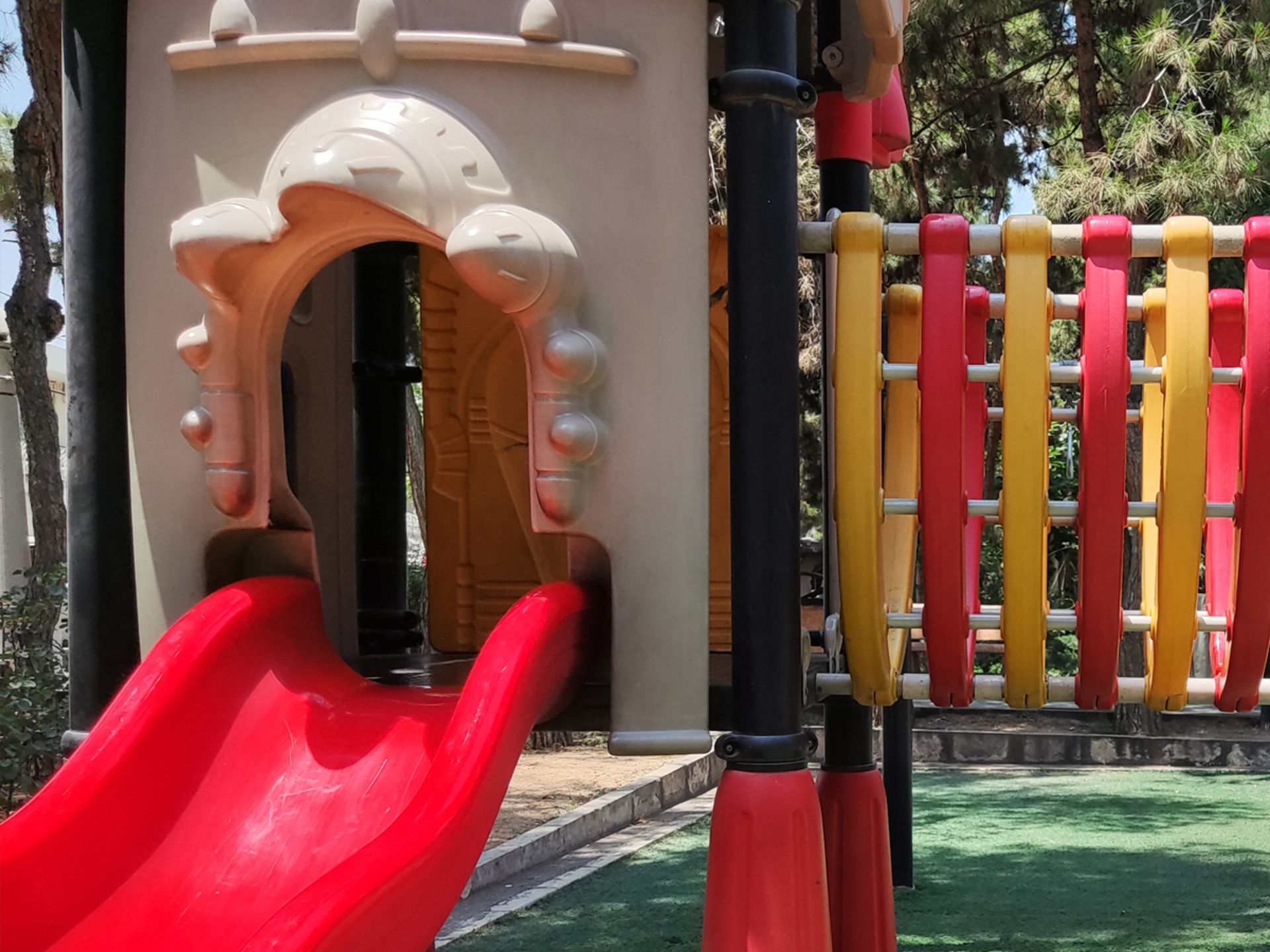 کراپ ۵۰ درصدی رنگ‌ها در دوربین واید پوکو F3