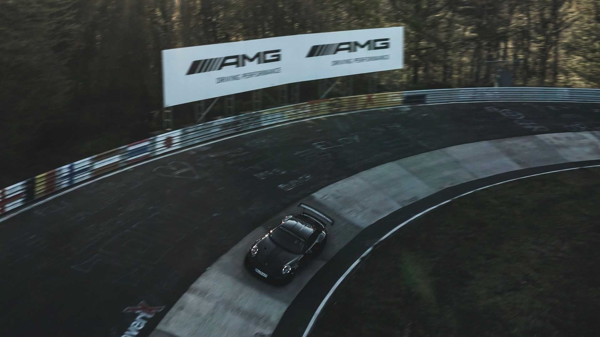 نمای بالا پورشه 911 جی تی 2 آر اس / Porsche 911 GT2 RS تیونینگ Manthey Racing