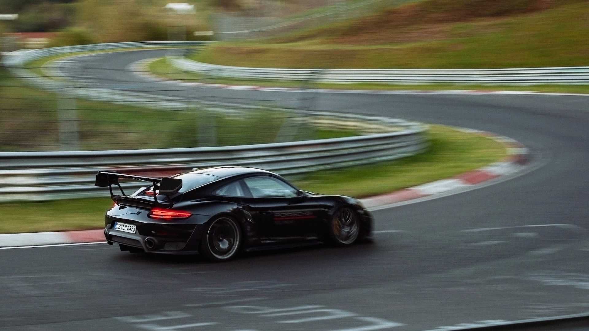 نمای جانبی پورشه 911 جی تی 2 آر اس / Porsche 911 GT2 RS تیونینگ Manthey Racing