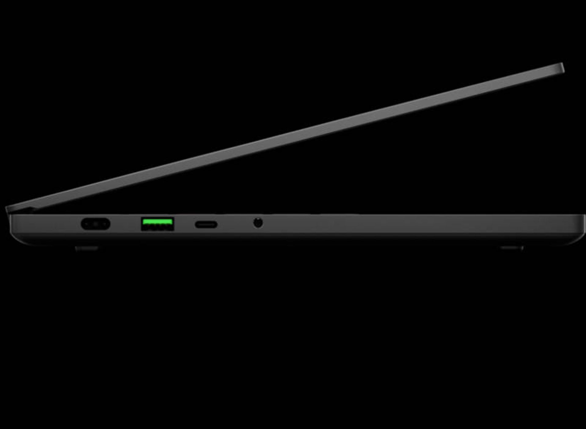 نمای کناری لپ تاپ گیمینگ ریزر بلید 14