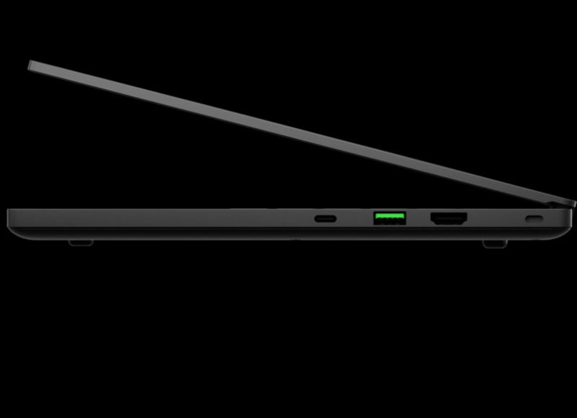 نمای کناری لپ تاپ گیمینگ ریزر بلید 14