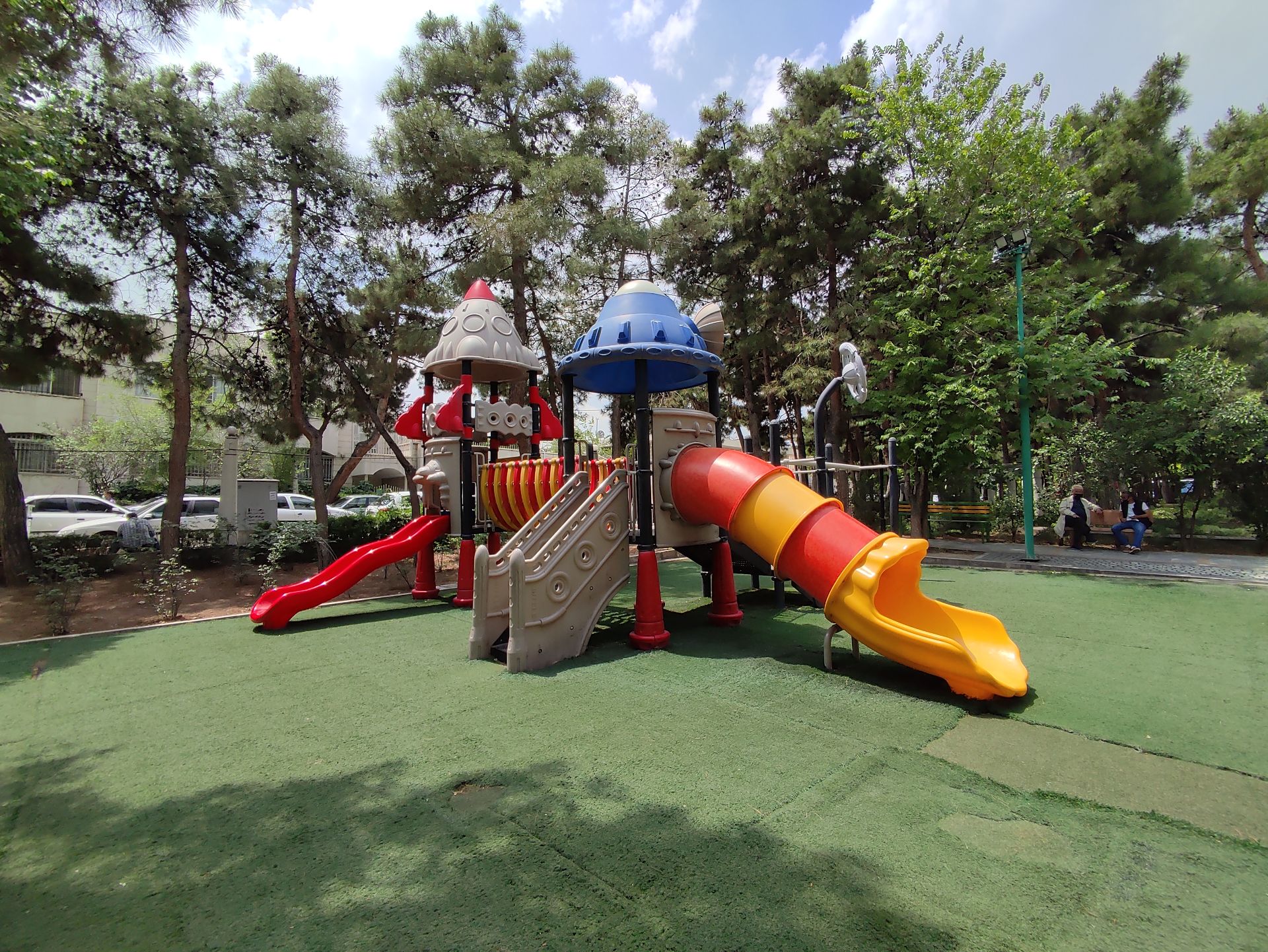 رنگ‌ها در عکس دوربین اولتراواید ردمی نوت ۱۰