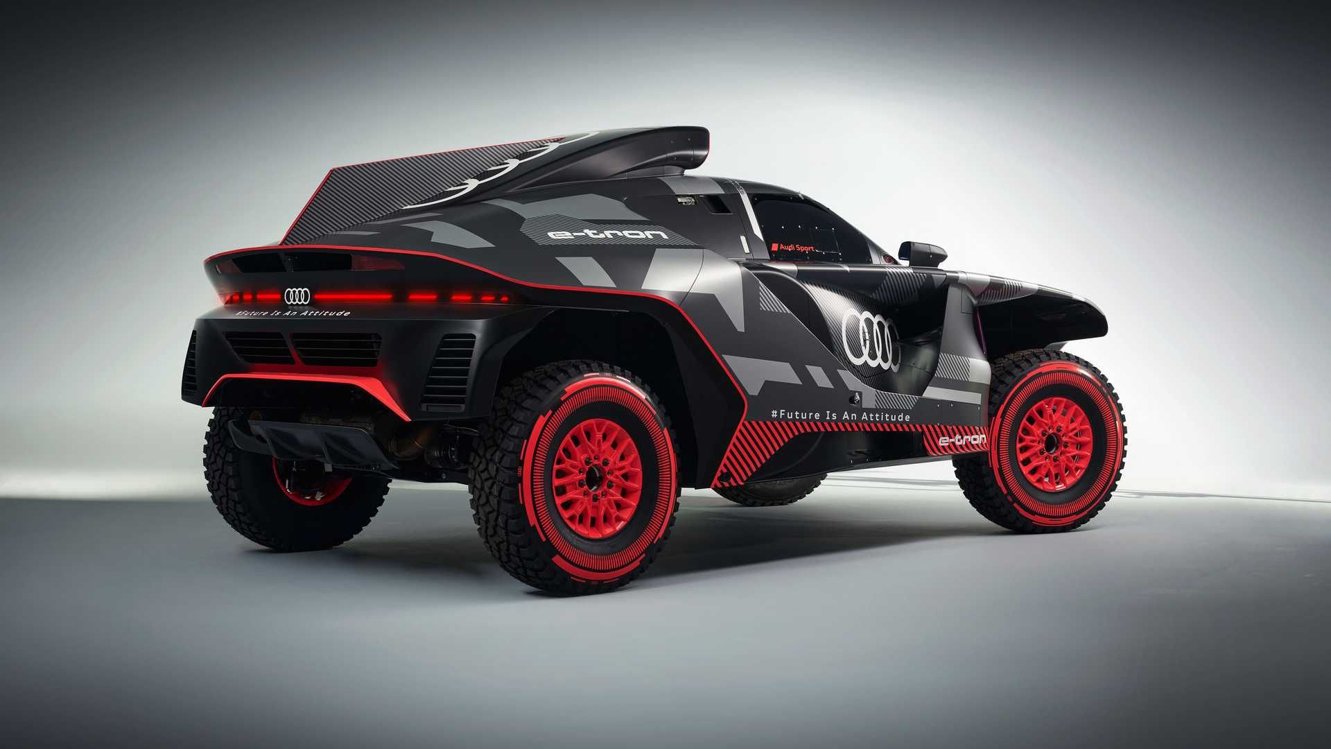 نمای پشت Audi RS Q E-Tron شاسی بلند برقی ائودی 