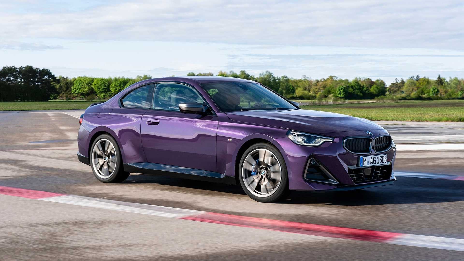 BMW M240 نمای راست بی ام و سری 2 مدل 2022