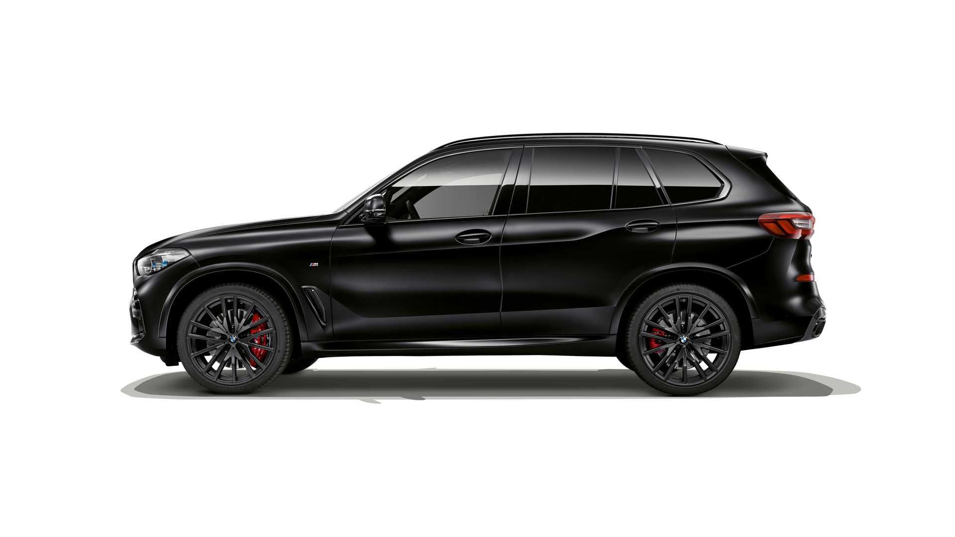 نمای جانبی بی ام و ایکس 5 نسخه بلک ورمیلیون / 2022 BMW X5 Black Vermilion