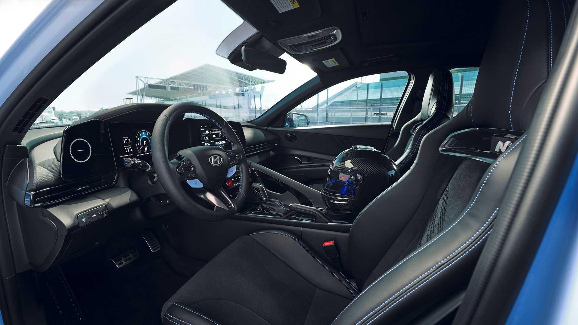 نمای کابین Hyundai Elantra N هیوندای الانترا 