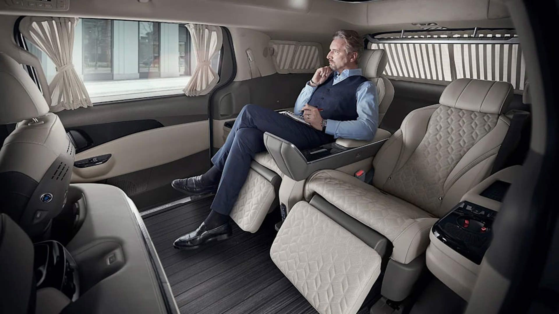 صندلی راحتی مینی ون کیا کارنیوال های لیموزین / 2022 Kia Carnival Hi Limousine سیاه رنگ