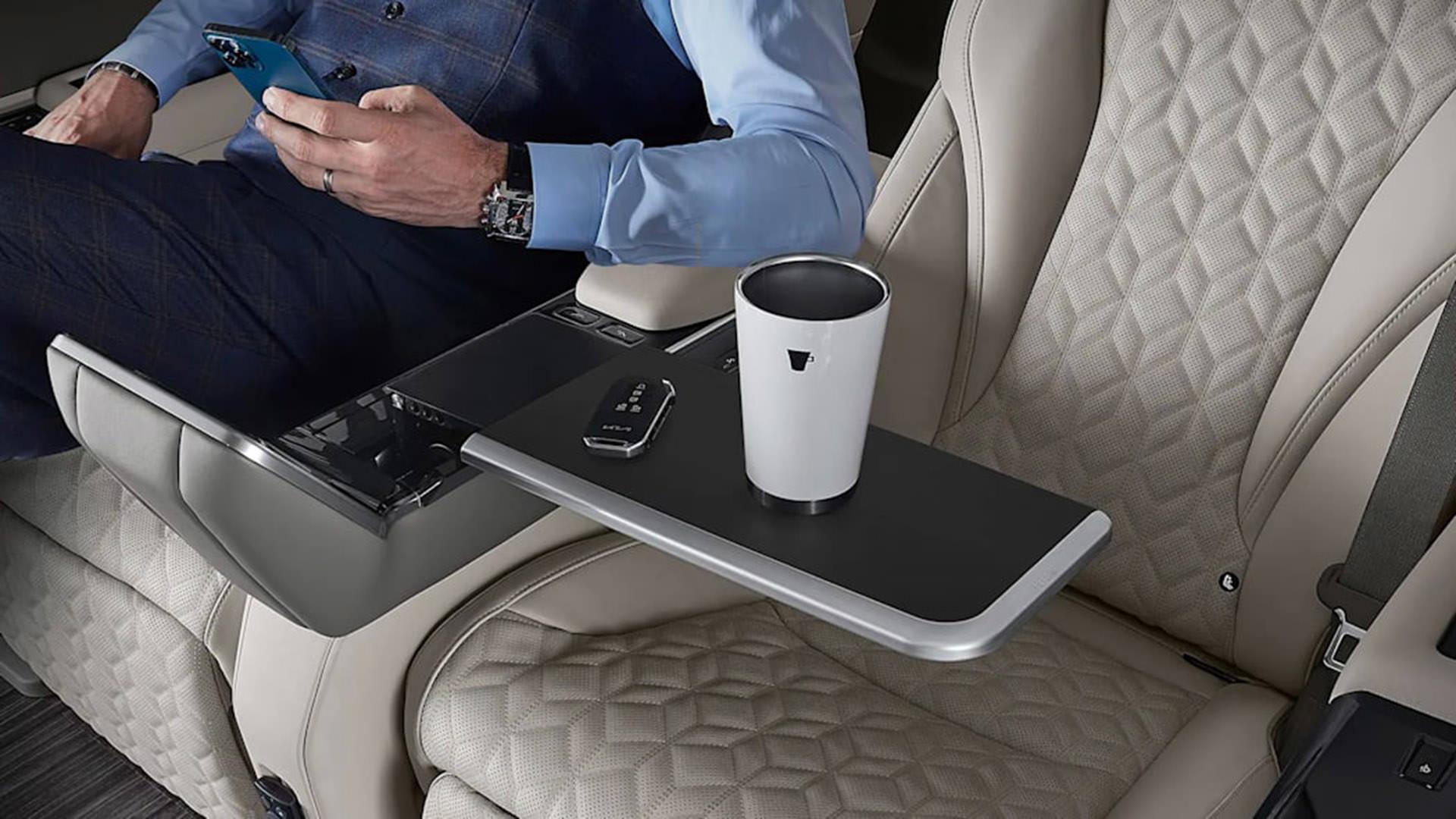 جالیوانی داخل دسته صندلی مینی ون کیا کارنیوال های لیموزین / 2022 Kia Carnival Hi Limousine