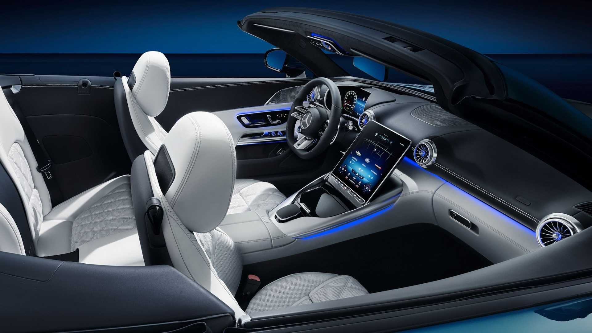 نمای جانبی کابین نسل جدید مرسدس آ ام گ اس ال / 2022 Mercedes-AMG SL Interior
