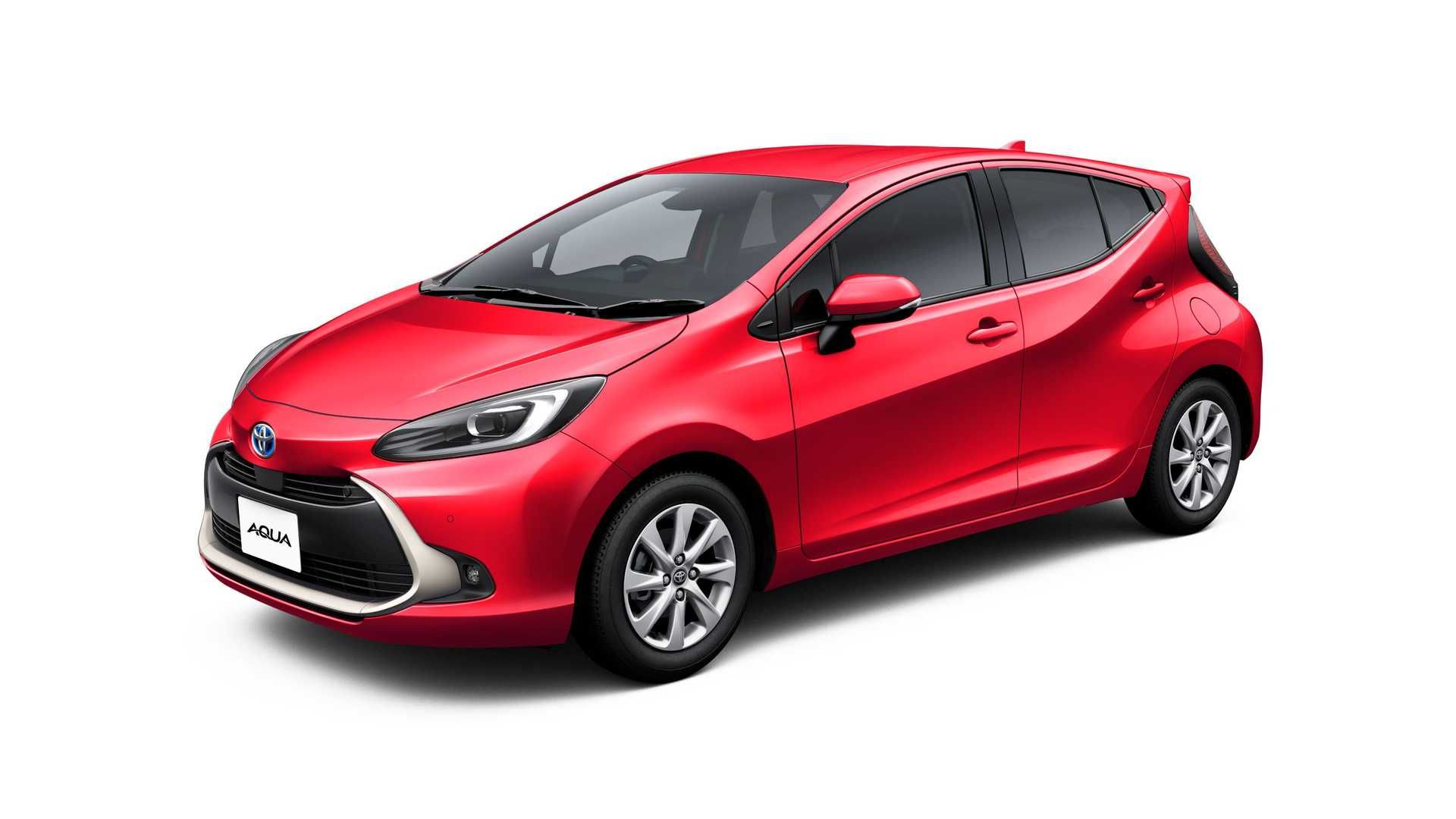 هاچ بک هیبریدی تویوتا آکوا / 2022 Toyota Aqua قرمز رنگ