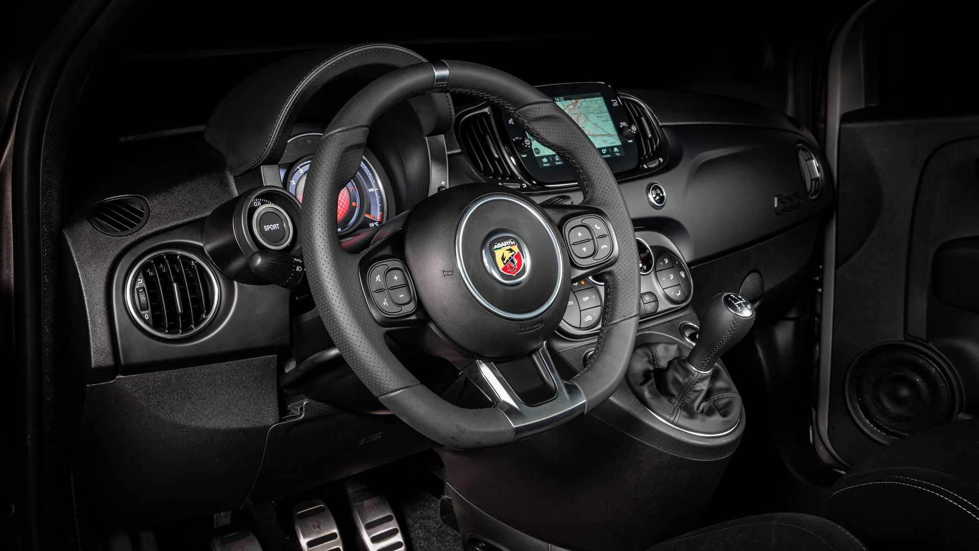 فرمان خودروی شهری ابارت اف 595 / Abarth F595