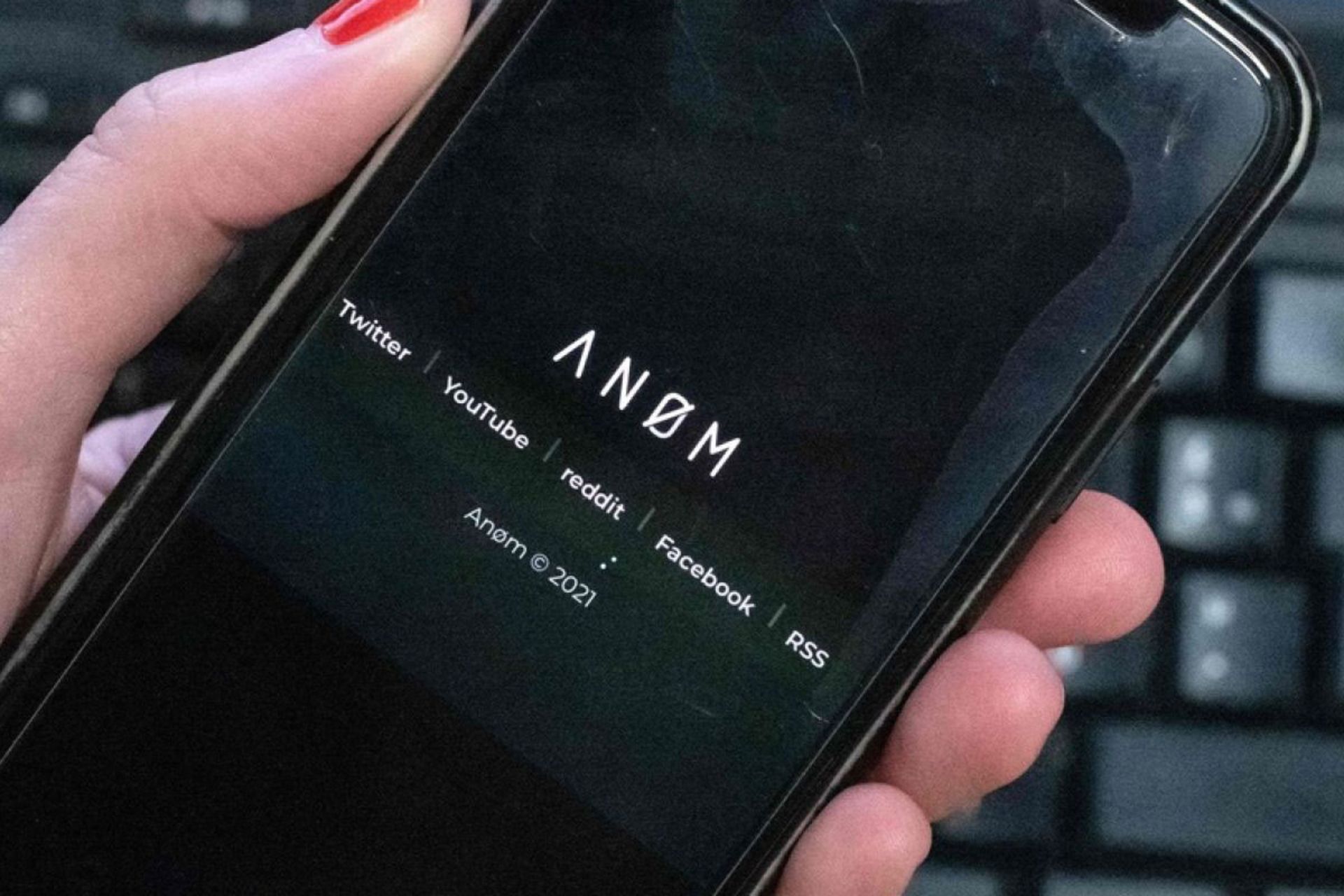 پیام رسان جاسوسی آنوم