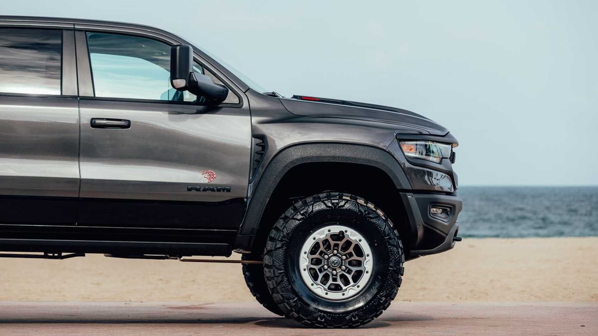 نمای جانبی دماغه وانت وارلرد رم تی آر ایکس / Warlord Ram TRX 6×6