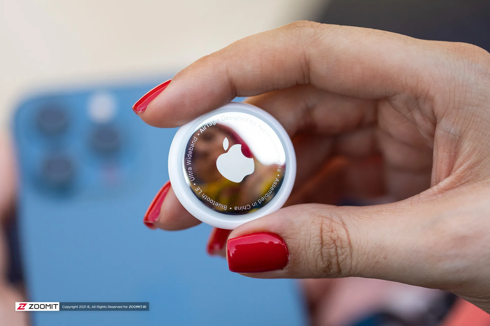 ایرتگ اپل در دست از نمای نزدیک
