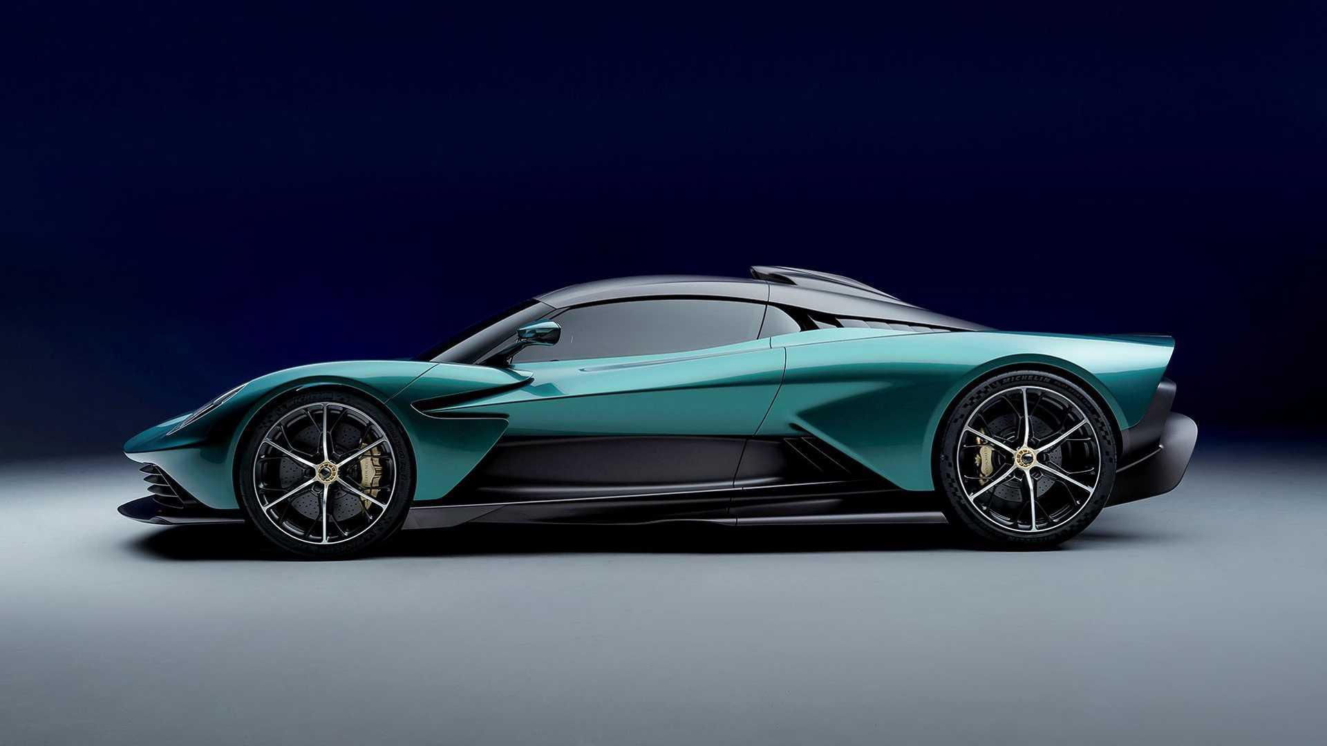 نمای جانبی Aston Martin Valhalla استون مارتین والهالا 
