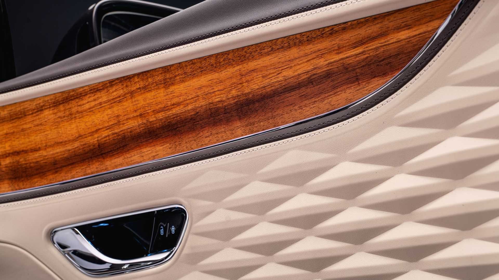 نمای تودری  Bentley Flying Spur Odyssean بنتلی فلاینگ اسپر هیبرید