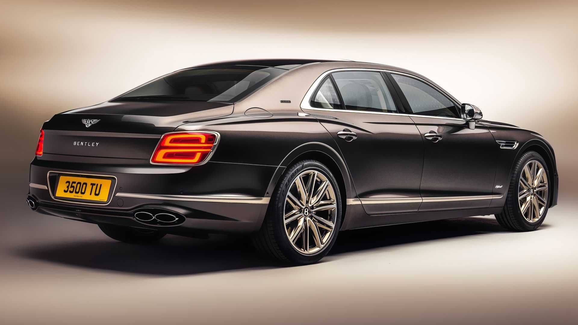 نمای پشت Bentley Flying Spur Odyssean بنتلی فلاینگ اسپر هیبرید