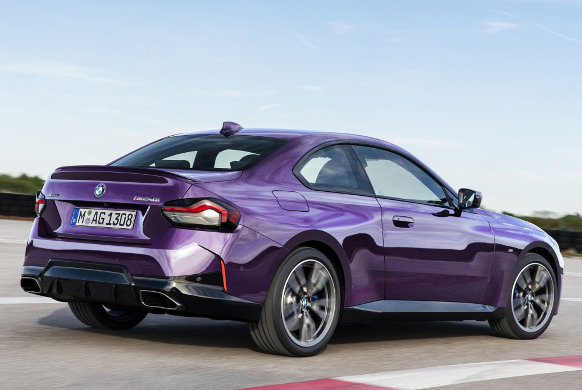 BMW M240 نمای جانبی بی ام و سری 2 مدل 2022