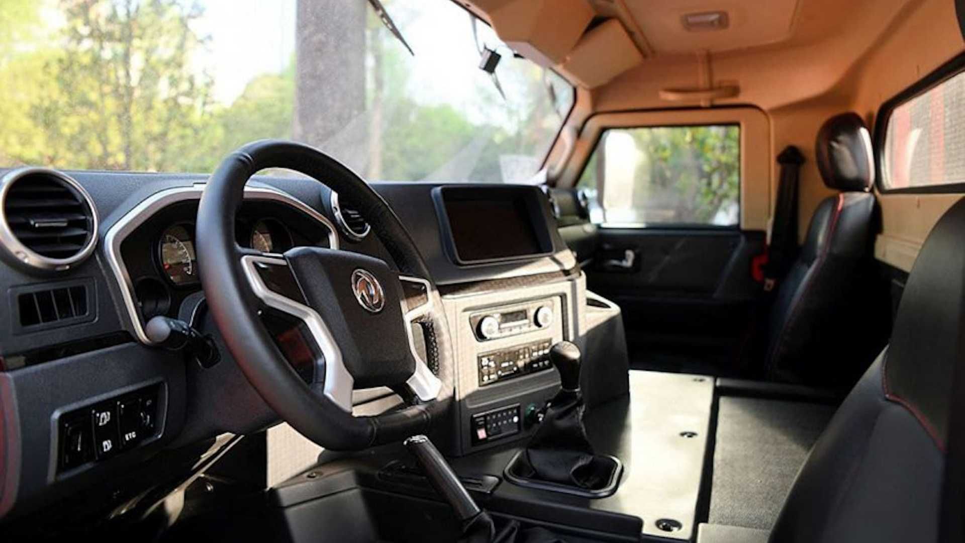 کابین وانت شاسی بلند آفرود دانگ فنگ فیرلس ام 50 / Dongfeng Fearless M50 مبتنی بر هامر / Hummer 