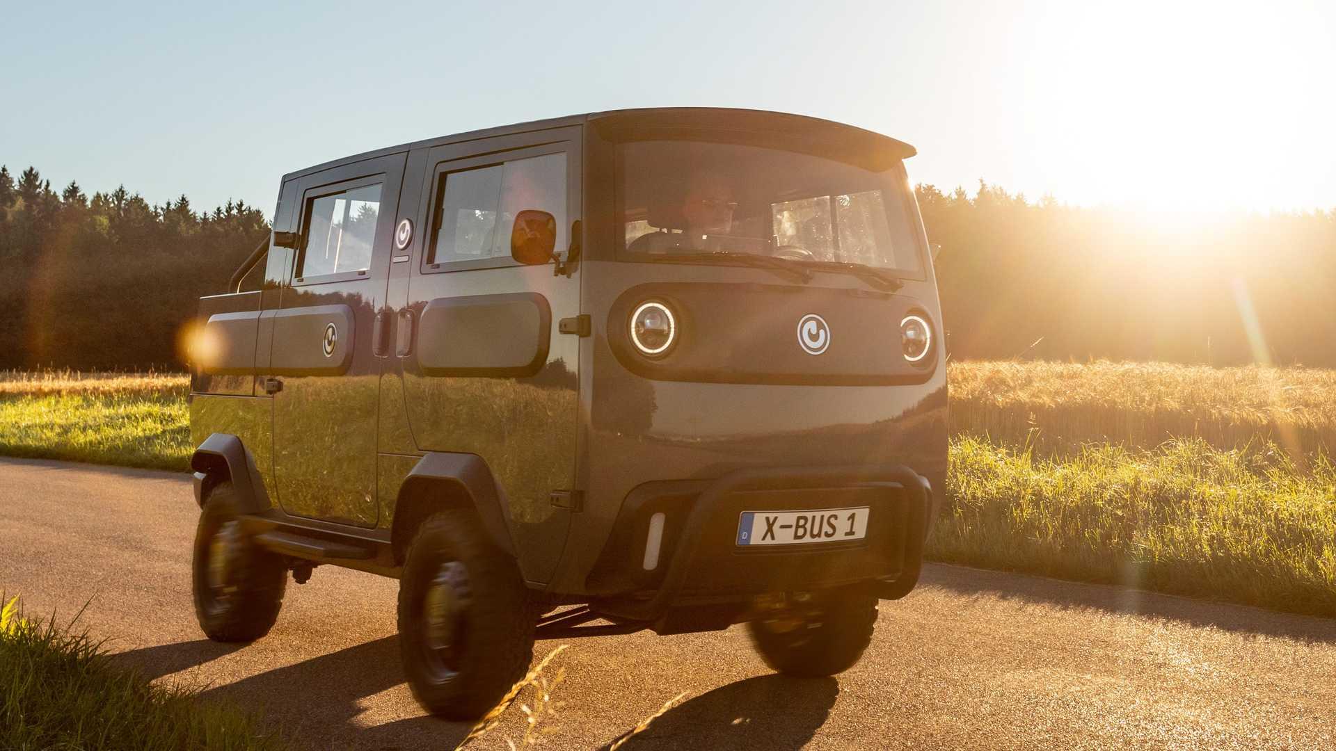 نمای سه چهارم پلتفرم خودروی الکتریکی ایکس باس / Xbus electric vehicle
