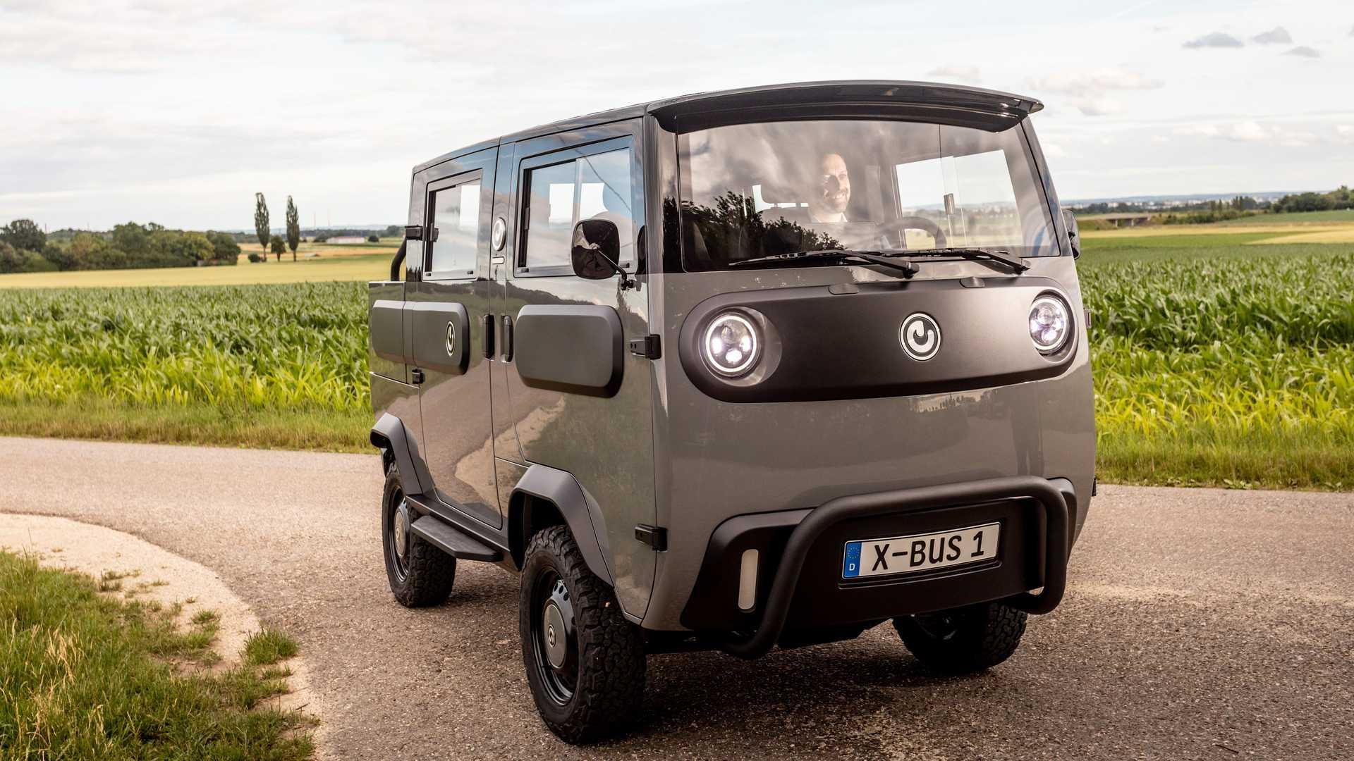 پلتفرم خودروی الکتریکی ایکس باس / Xbus electric vehicle در جاده