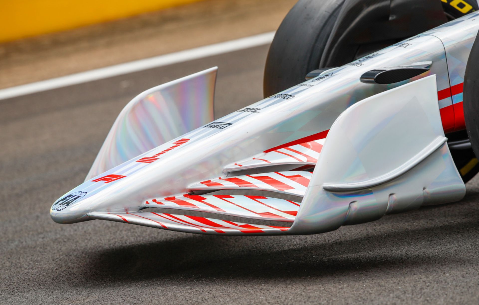 نمای دماغه خودرو فرمول یک formula one car 2022