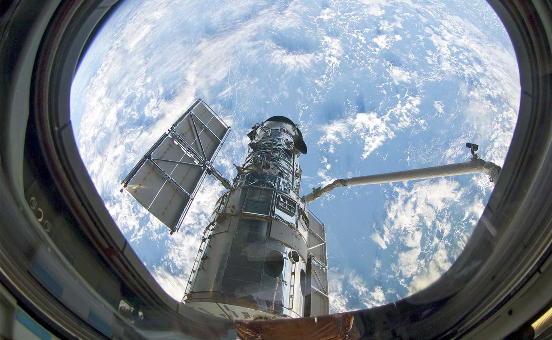 تلسکوپ هابل hubble telescope