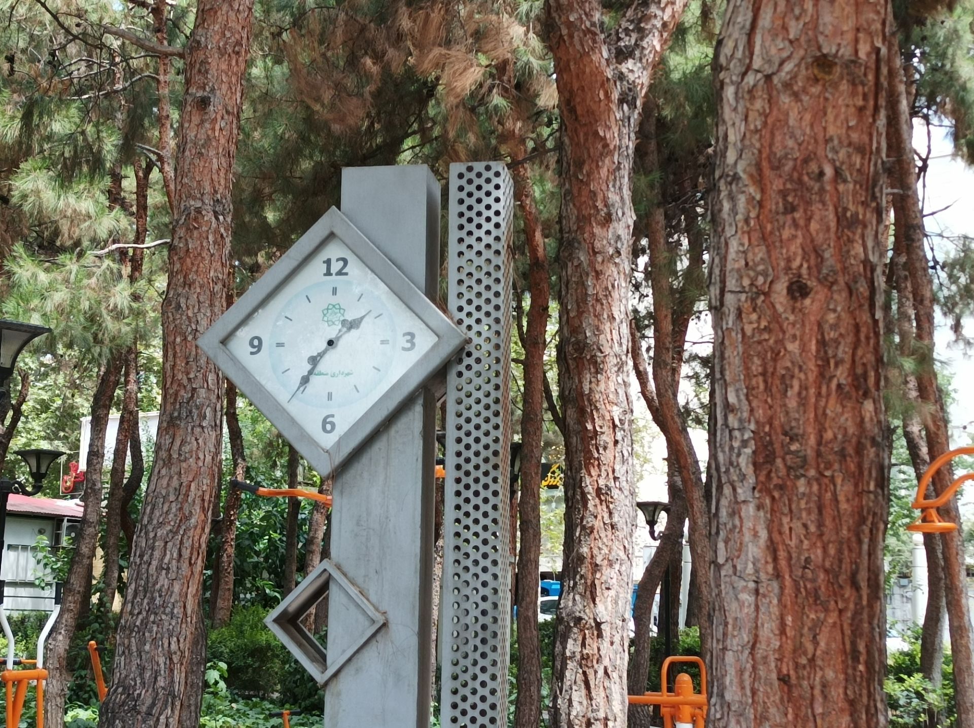 زوم ۲ برابری پوکو ام ۳ پرو