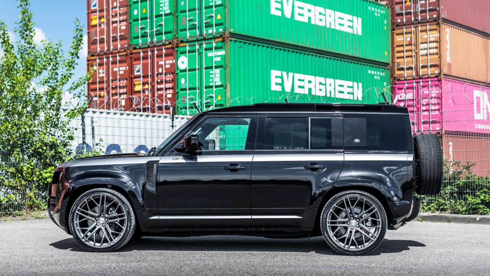 نمای جانبی منهارت دی پی 500 لندرور دیفندر / Manhart DP 500 Land Rover Defender