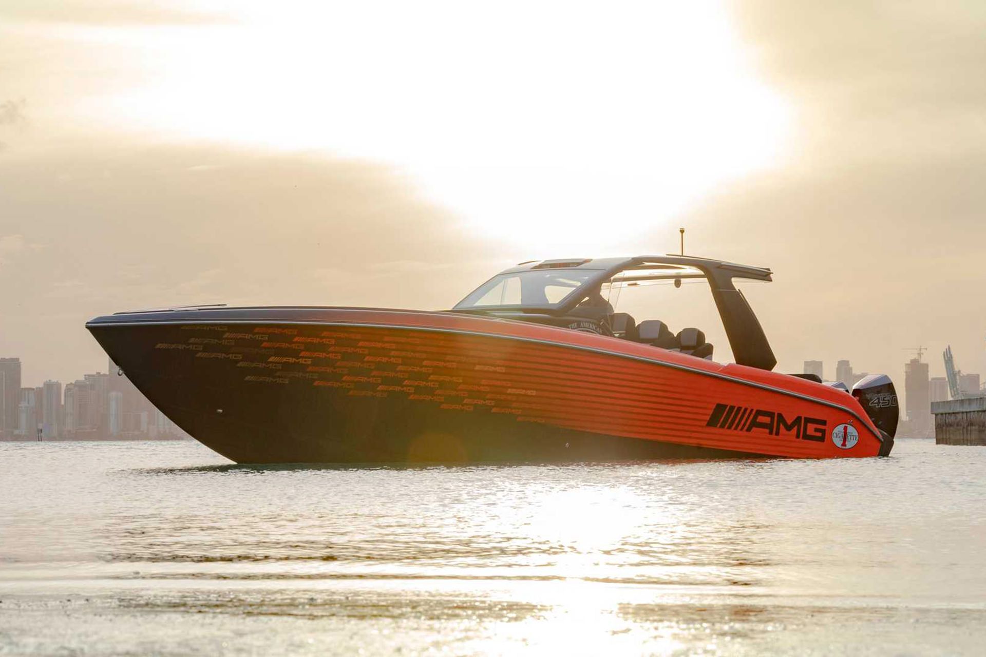 قایق پرسرعت مرسدس آ ام گ نایت هاوک سری سیاه / Mercedes-AMG Black Series Cigarette Boat